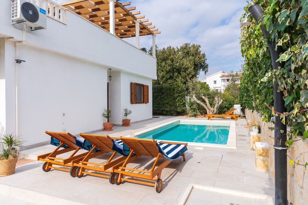 Family House, 6 Bedrooms, Sea View