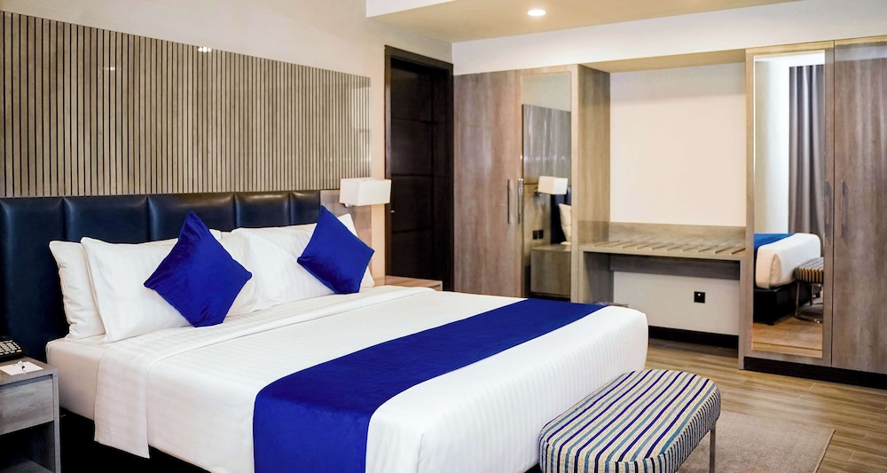 Executive Suite, 1 King Bed, Non Smoking