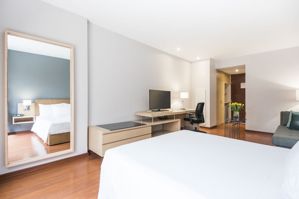 Executive Room, 1 Queen Bed, Terrace photo 3