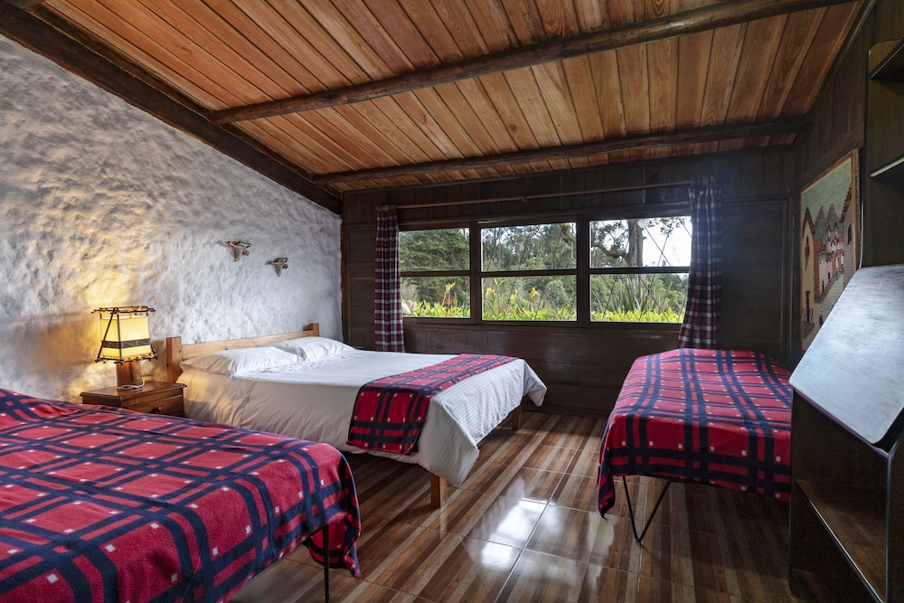 Superior Cabin, 3 Bedrooms, Fireplace (14 People) photo 2