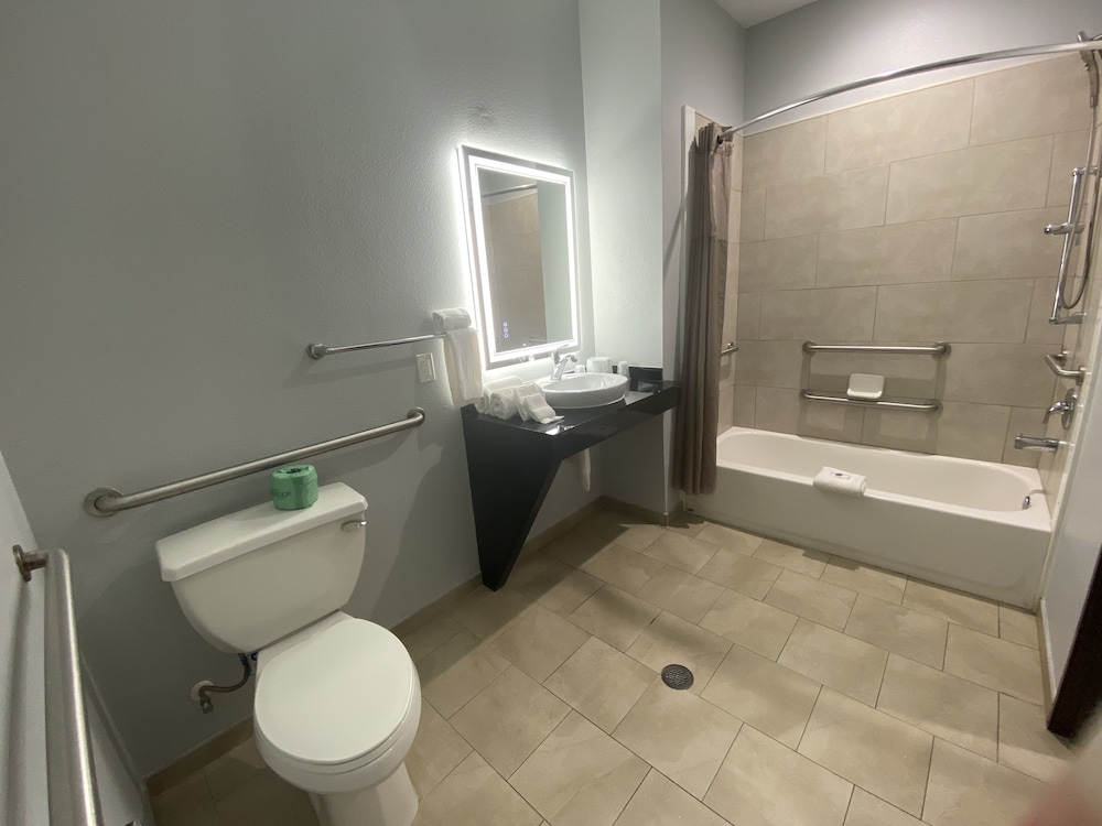 Standard Room, 2 Double Beds, Non Smoking, Refrigerator & Microwave - Photo 7