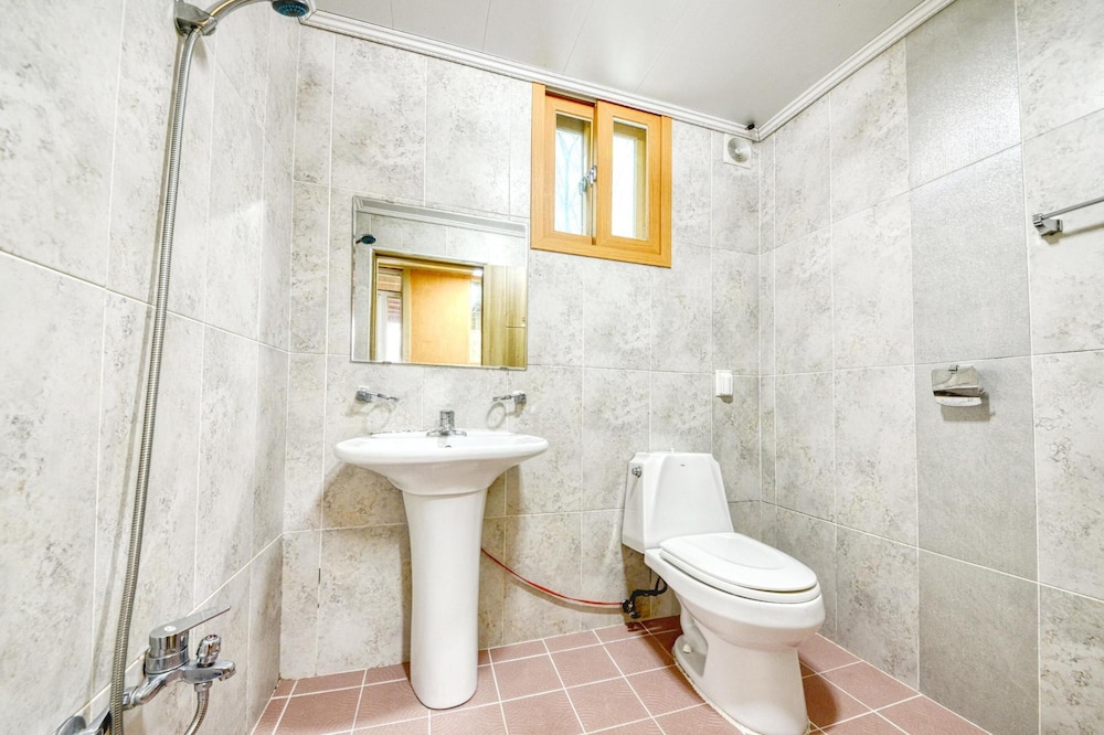 Basic Room, 1 Bedroom (Cheoum) - Photo 9