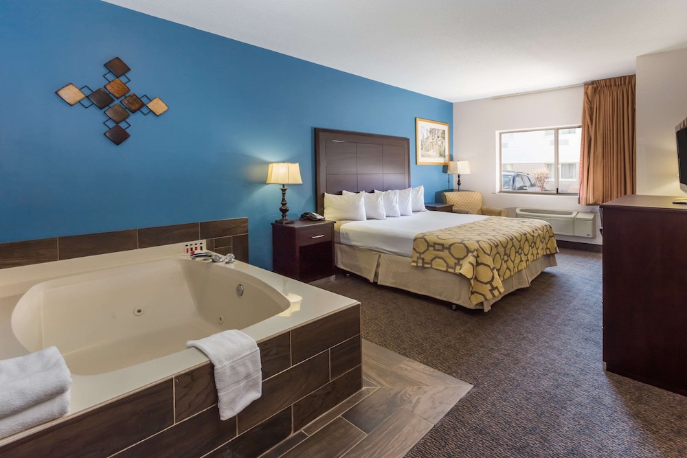 Studio Suite, 1 King Bed, Non Smoking - Photo 1