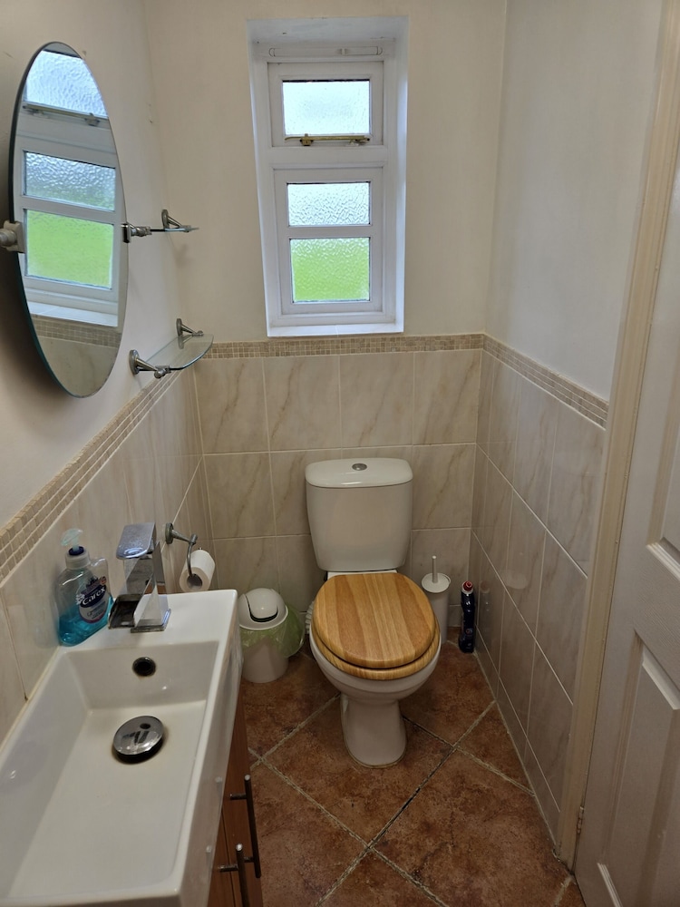Double or Twin Room, Ensuite (or Triple Room ) - Photo 6