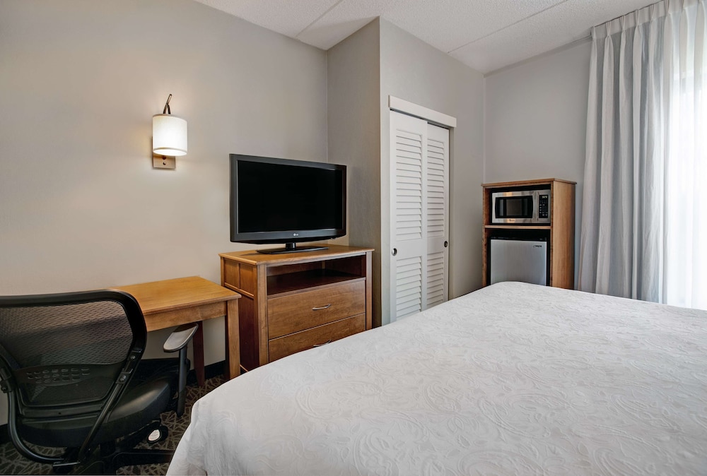 Suite, 1 King Bed, Non Smoking - Photo 1