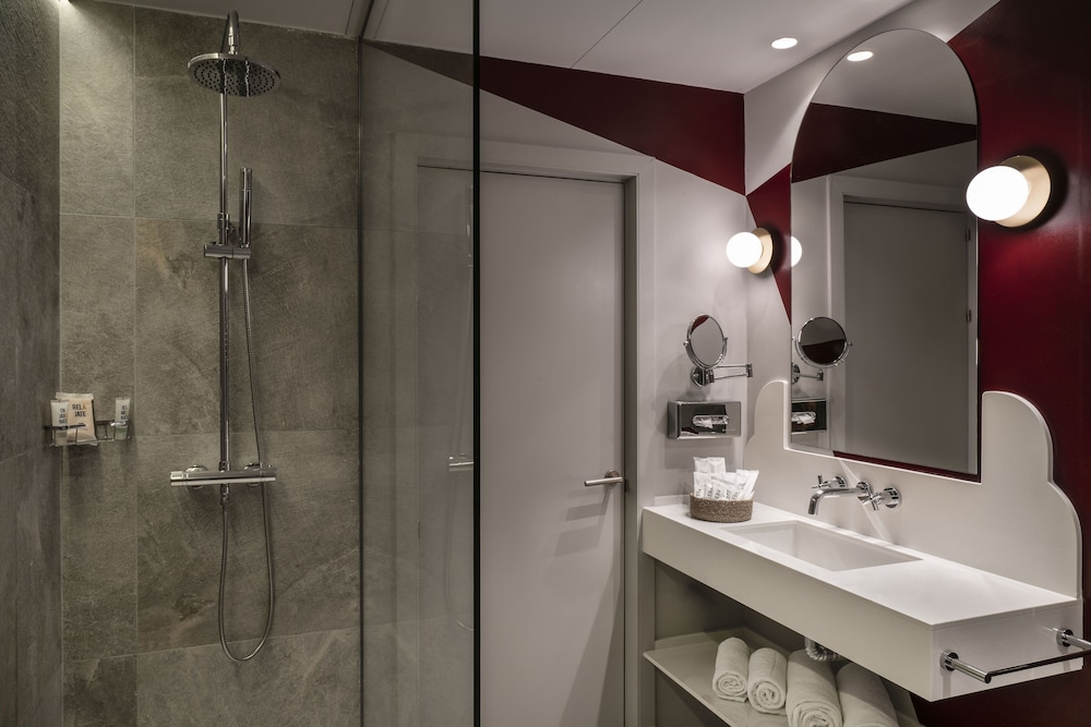 Standard Double or Twin Room (Austrias View)
