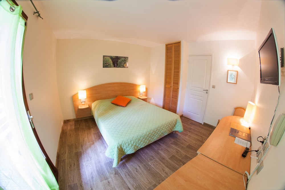 Double Room, Non Smoking, Lake View (Park side) photo 1