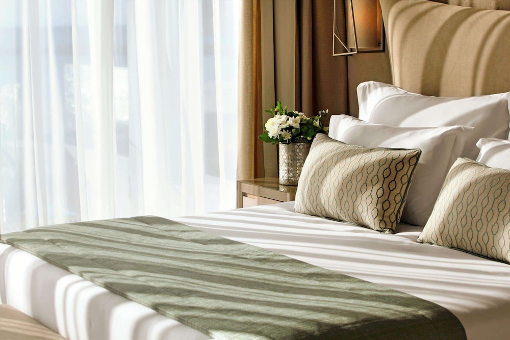 Family Room Private Garden Pool View