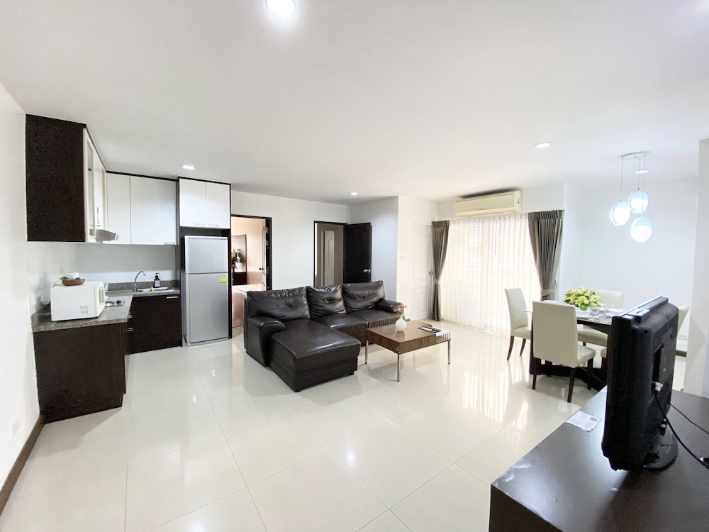Standard Room, 2 Bedrooms, Non Smoking, City View photo 1