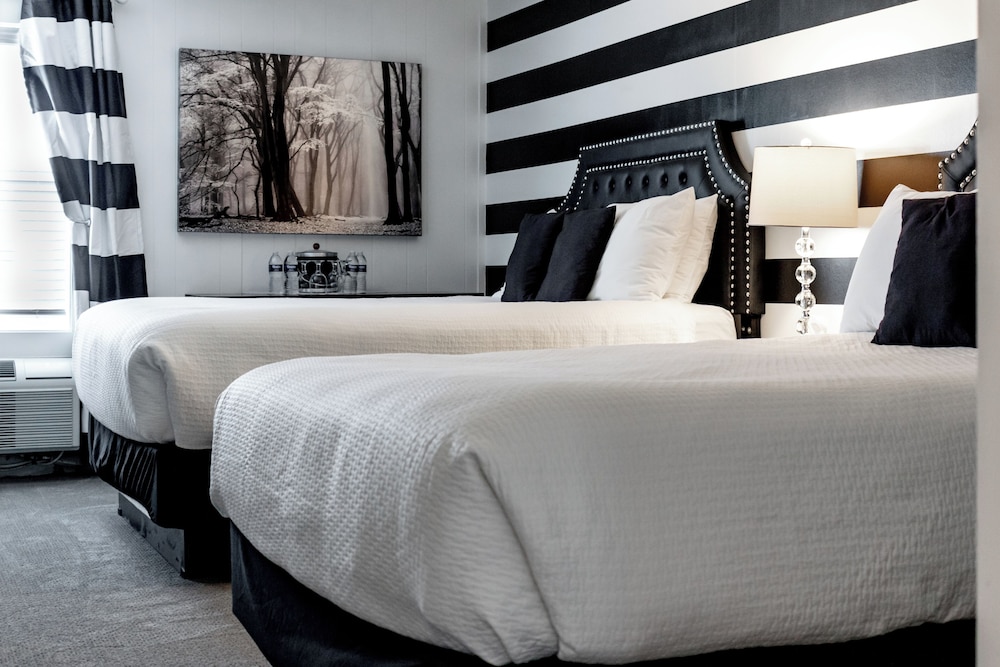 Silverwoods Room (2nd floor)
