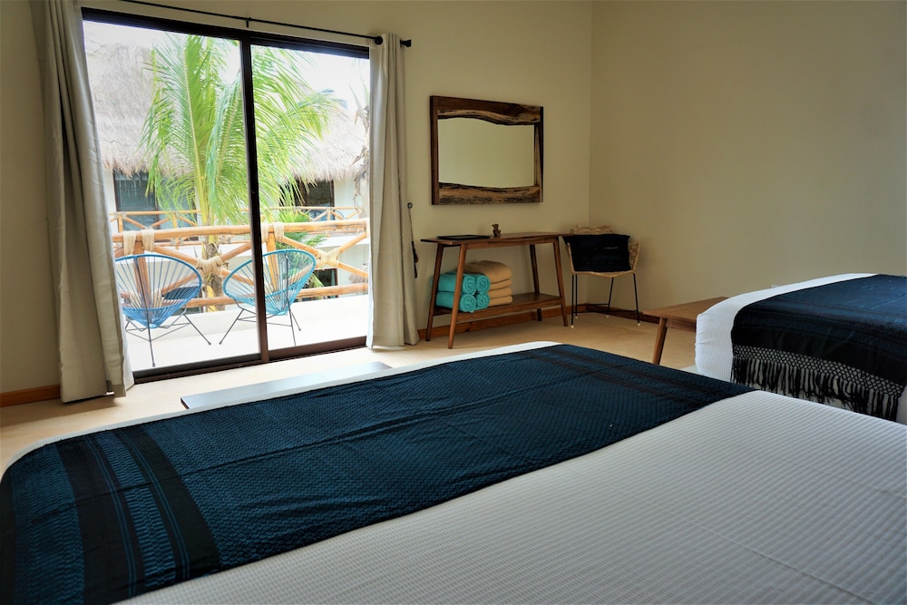 Superior Double Room, Pool View - Photo 5