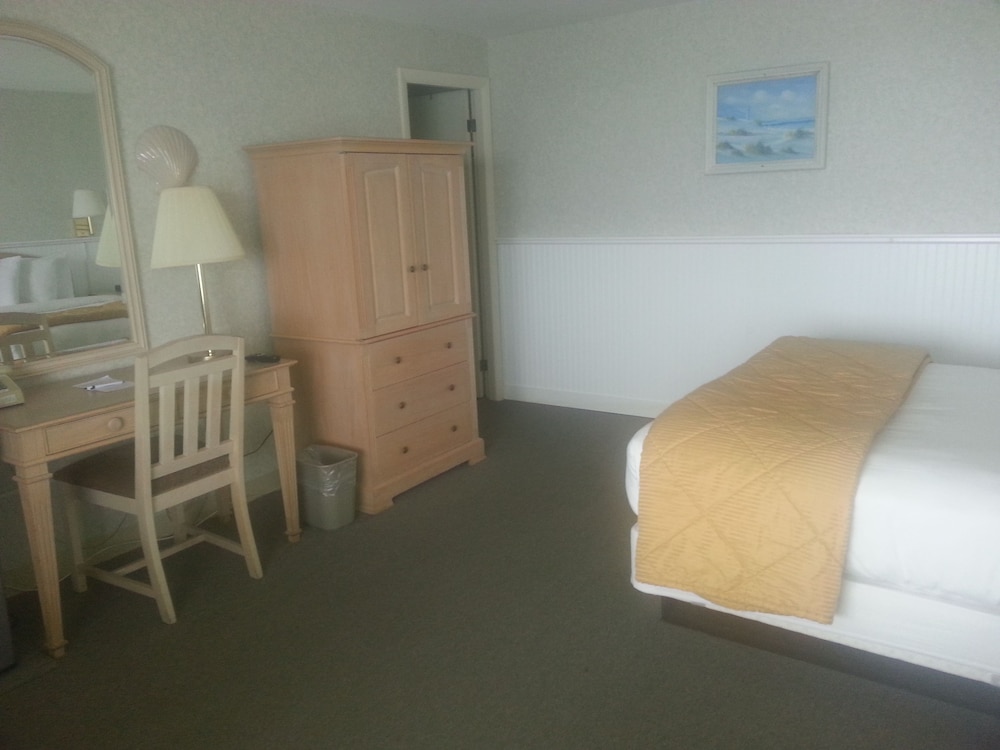 Room, 2 Queen Beds (Street View)