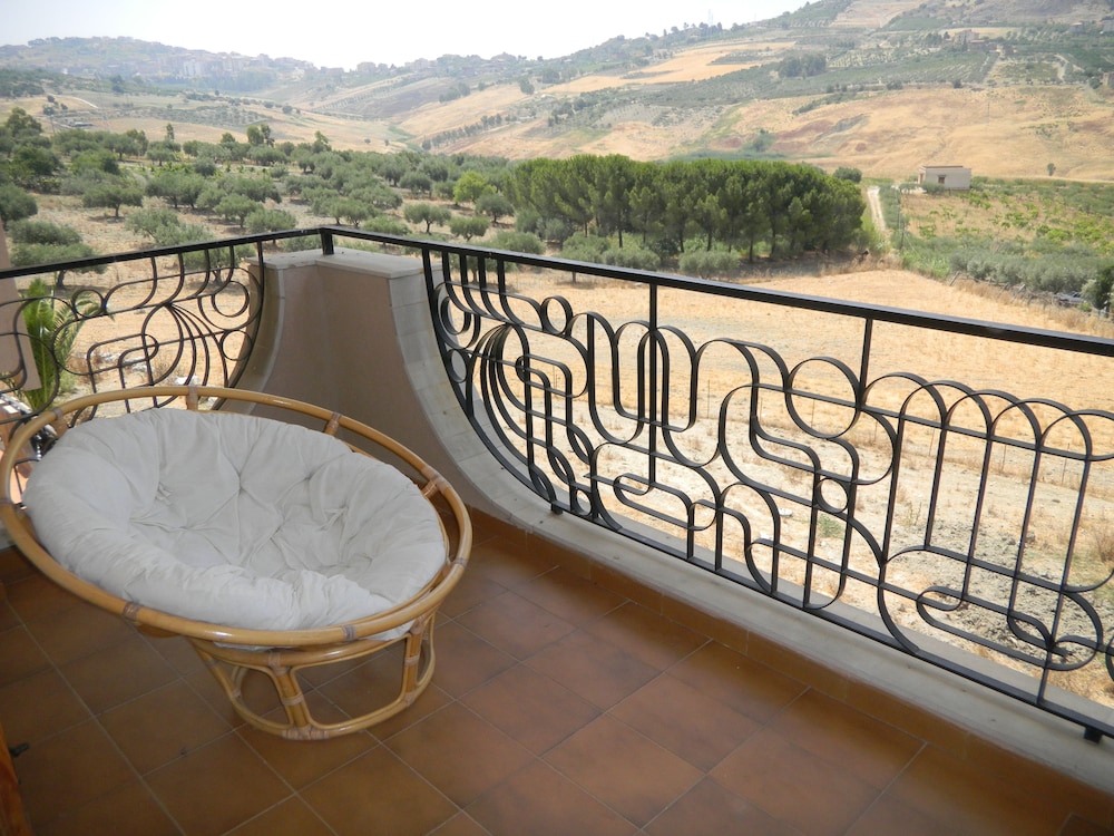 Quadruple Room with Terrace, Countryside View - Photo 4