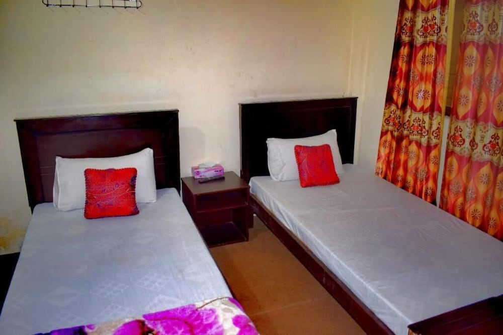 Standard Double or Twin Room - Photo 7