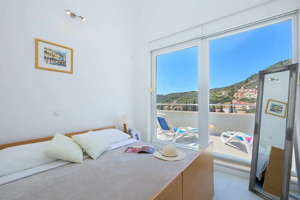 Apartment (2 Bedrooms)
