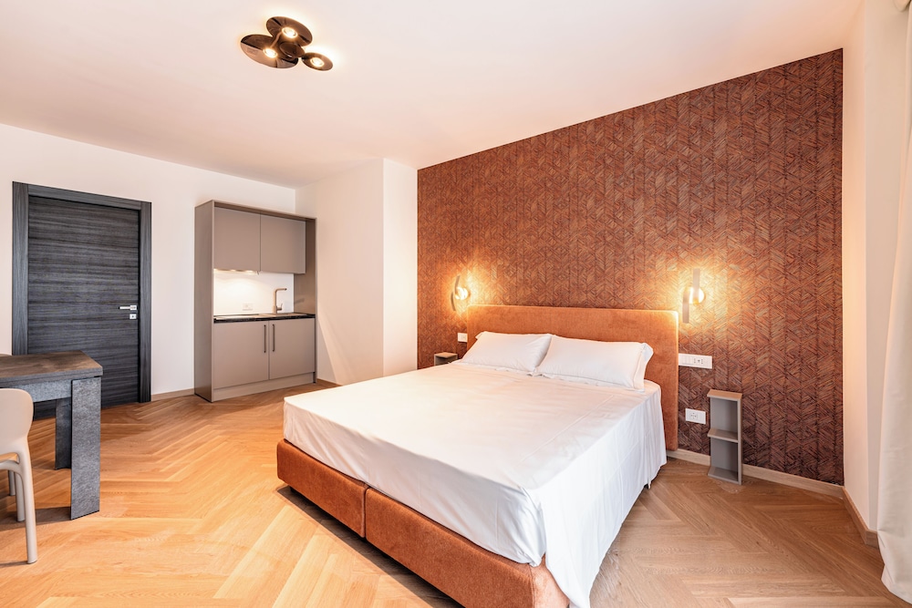 Junior Suite, Balcony, City View