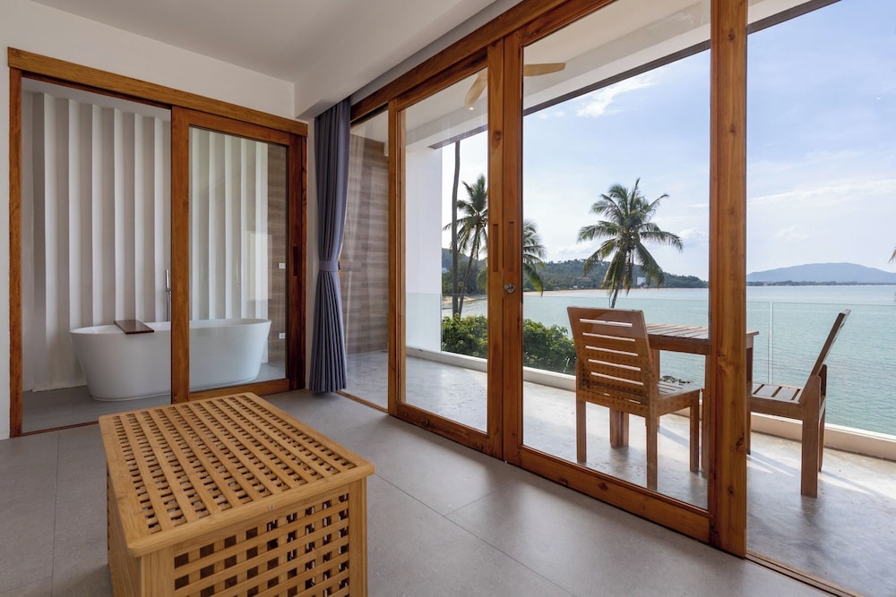 Suite Room - Photo 8