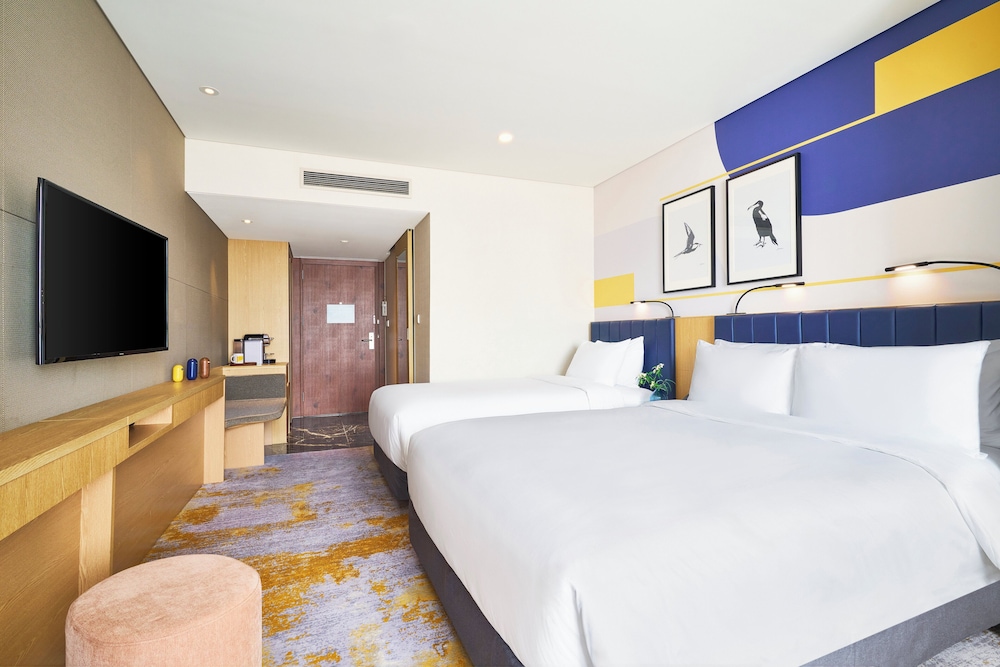 Premium Room, 1 Queen Bed, City View