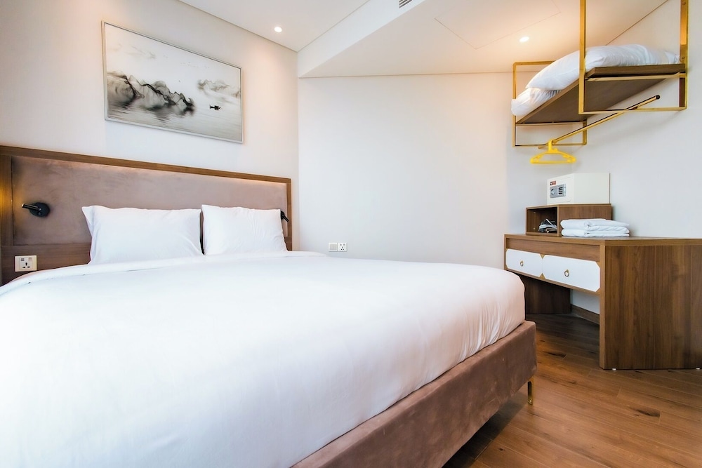 Premium Suite, 2 Bedrooms, Balcony, Sea View photo 3