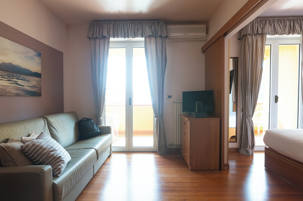 Comfort Room - Photo 6