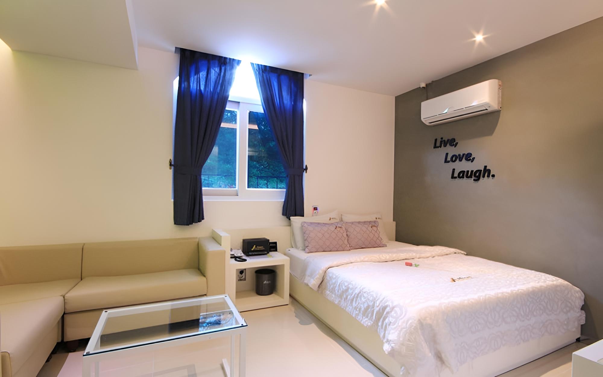 Room (Standard Room)