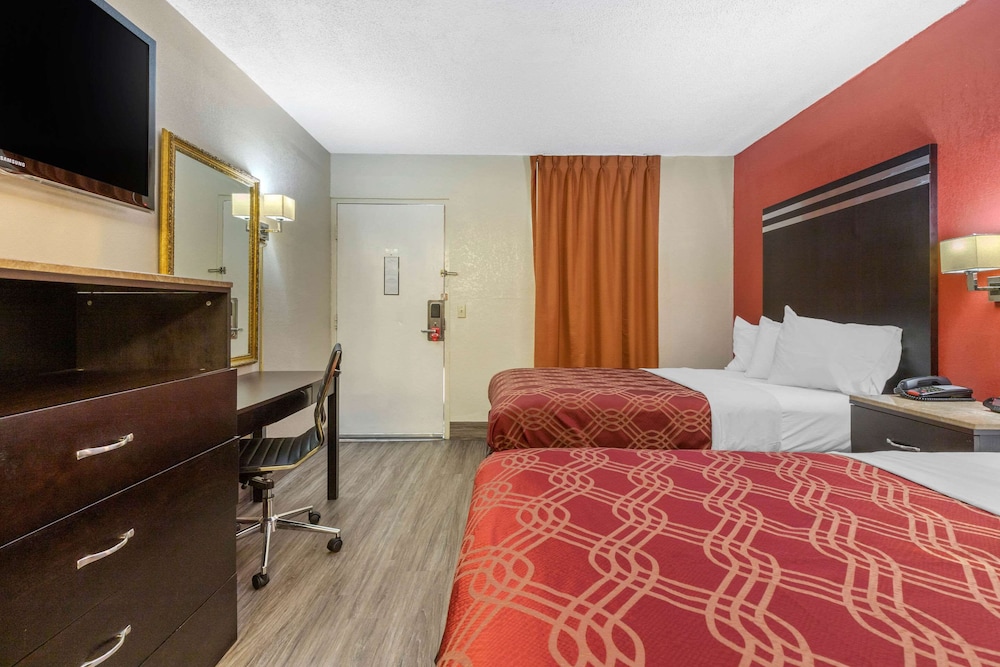 Standard Double Room, 2 Double Beds, Smoking - Photo 4