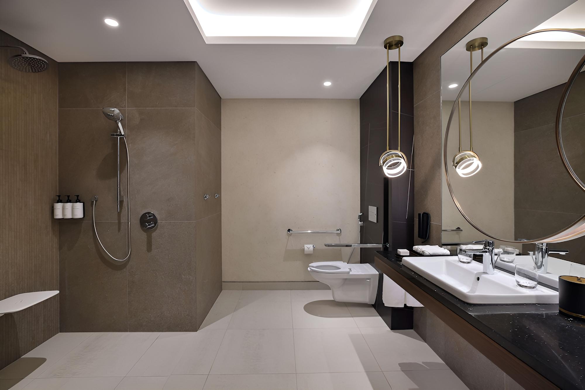 King Accessible One Bedroom Suite City View