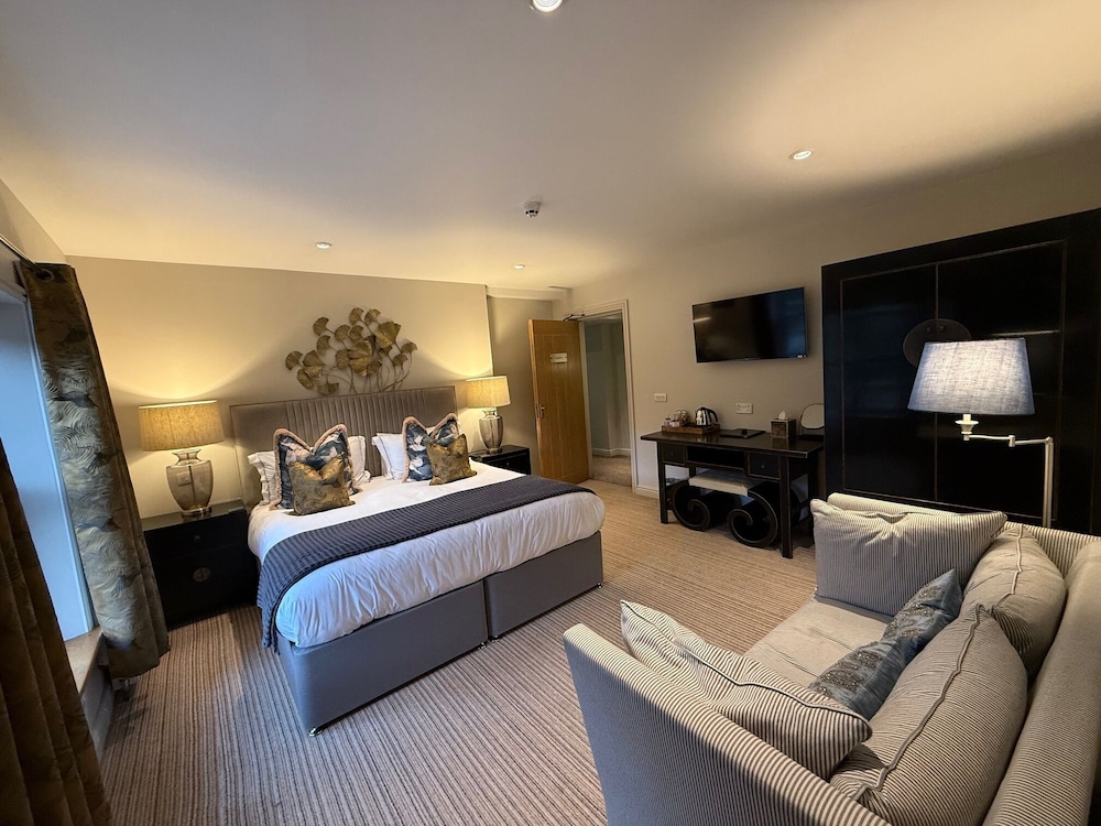 Superior Double Room, Ensuite, Canal View photo 2