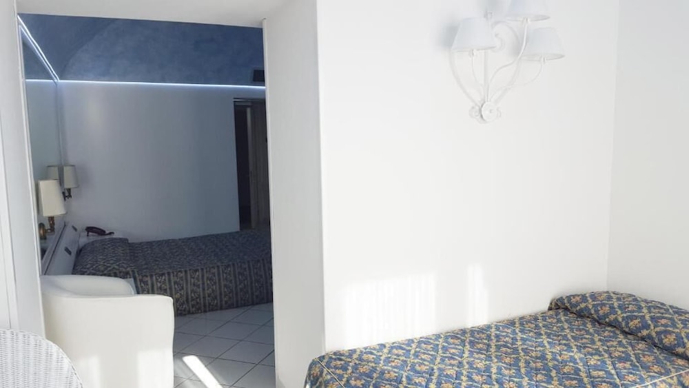 Quadruple Room photo 2