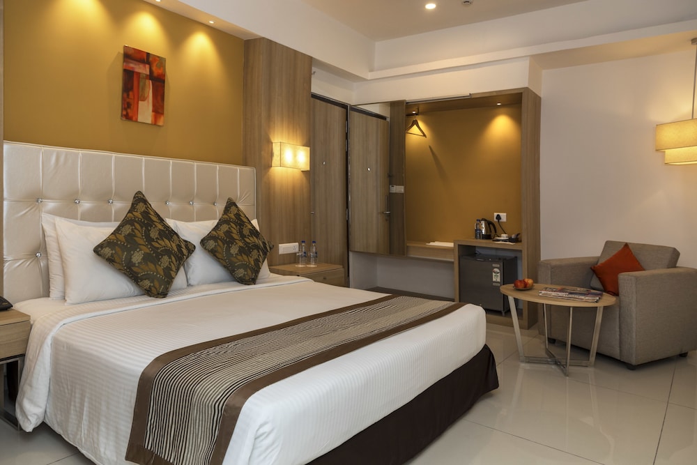 Standard Room, 1 King Bed photo 1