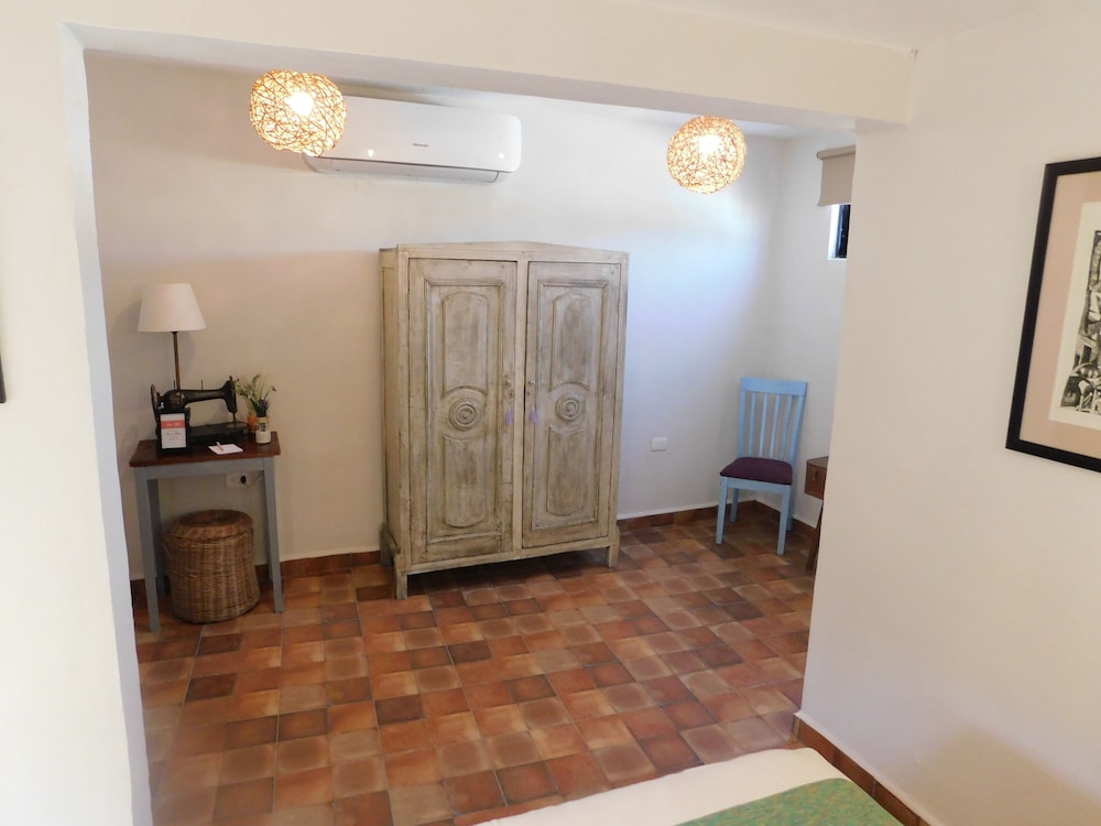 Deluxe Studio Suite, 1 Queen Bed, Terrace photo 3