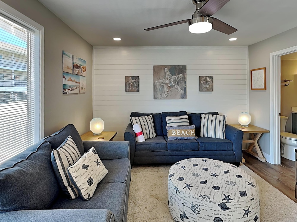 Condo, 1 King Bed with Sofa bed, Balcony (#1027 - No Pets) photo 1
