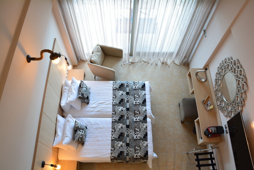 Junior Studio Suite