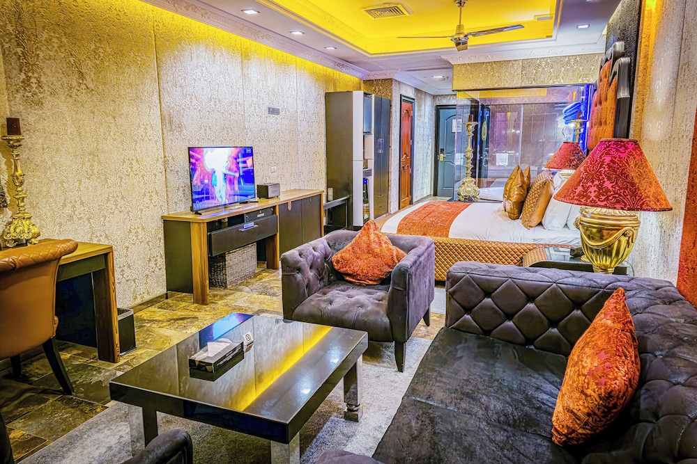 New Millennium Standard Suite - Photo 2