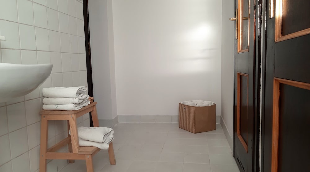Economy Room, 2 Bedrooms, Shared Bathroom photo 3