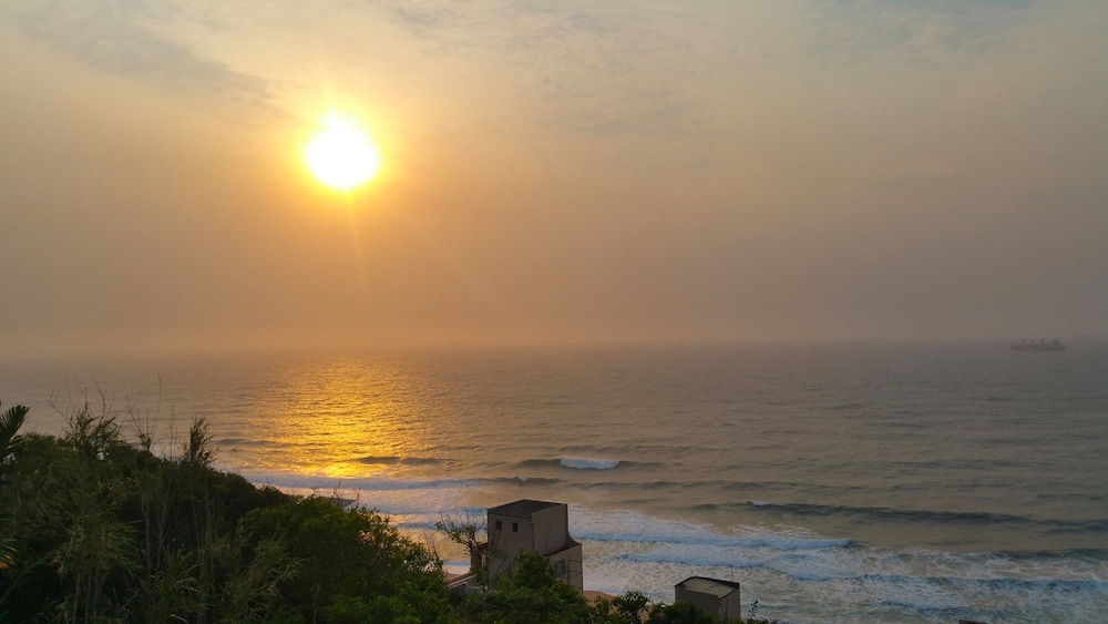 House, 5 Bedrooms, Oceanfront photo 3