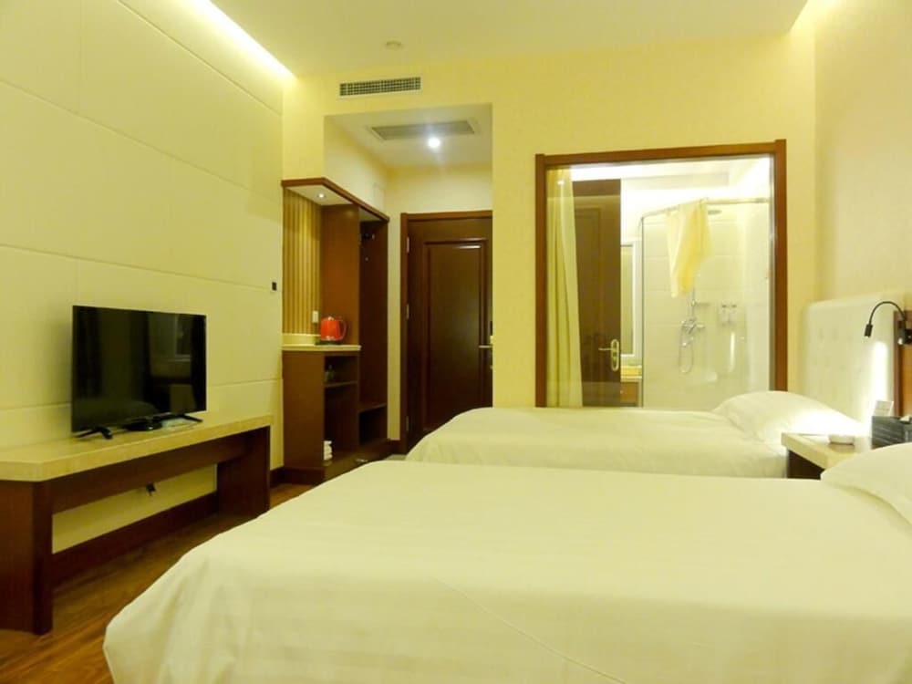 Standard Twin Room, No Windows photo 3