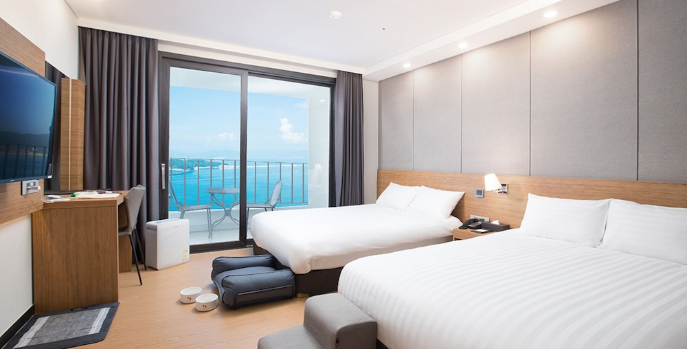 Ocean Pet Family Twin Room (Ocean View) - Pets allowed, Breakfast for 1 person and Weekly Yacht T