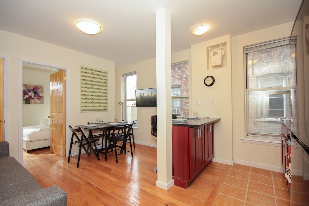 City Apartment, 2 Bedrooms photo 1