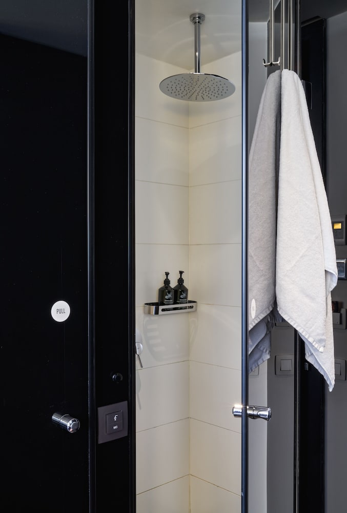 Room (Sir Boutique)