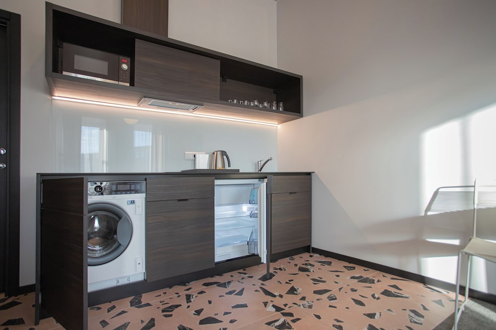 City Apartment - Photo 7