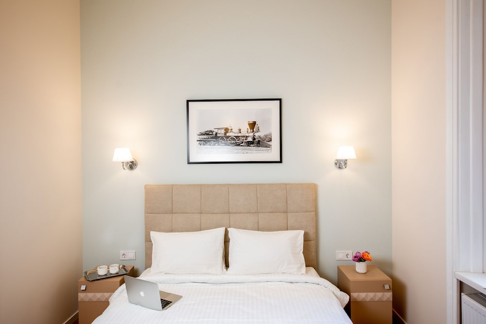 Superior Room, 1 Queen Bed, Non Smoking photo 3