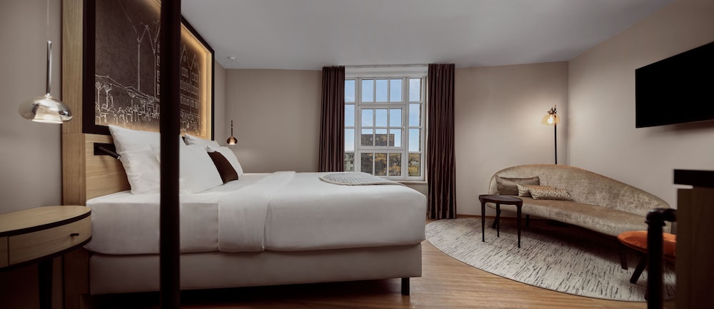 Standard Room, 1 Queen Bed (Aqua)