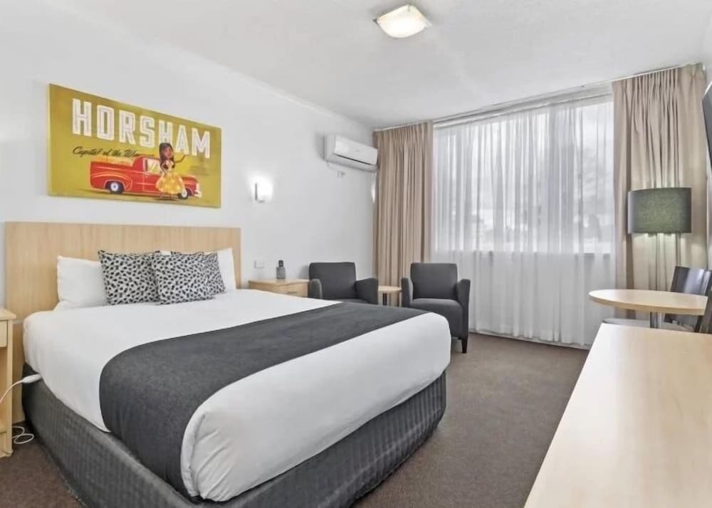Executive Room - Photo 1
