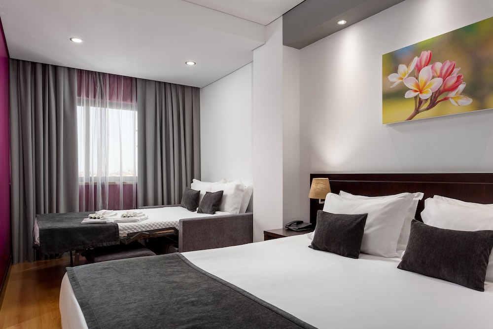 Signature Double Room thumbnail 5