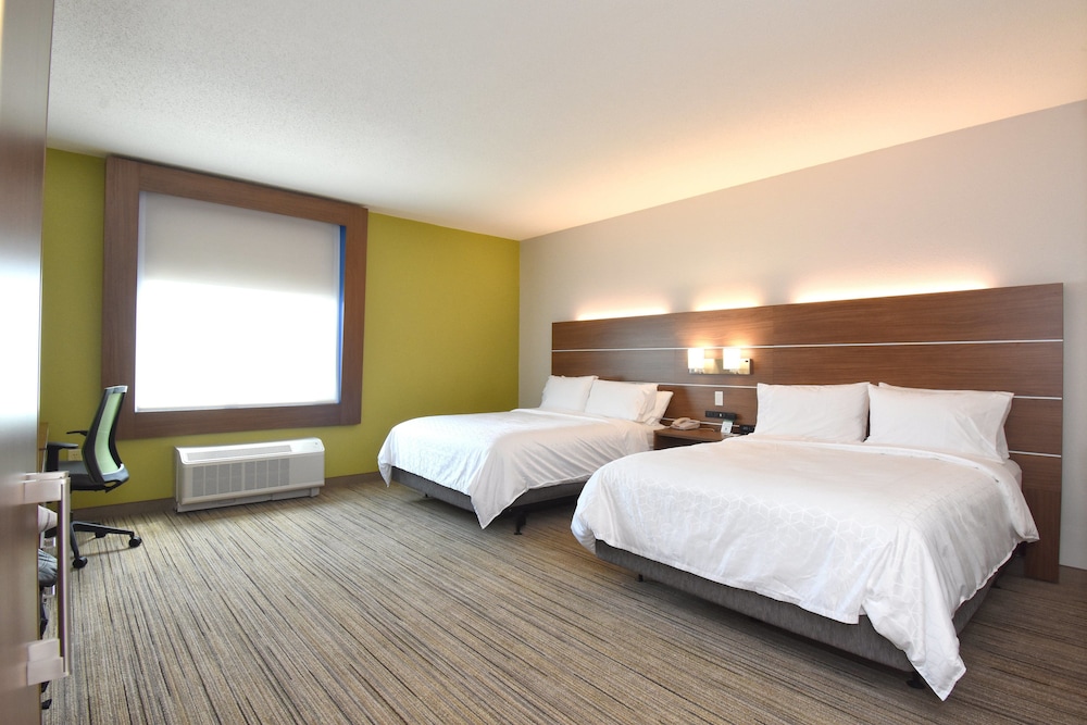 Standard Room, 2 Queen Beds, Accessible (Mobility, Accessible Tub) photo 1