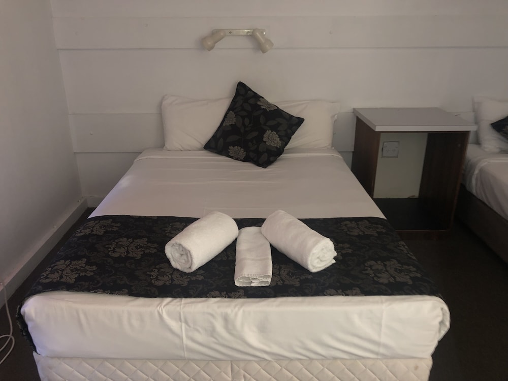 Basic Double or Twin Room photo 3