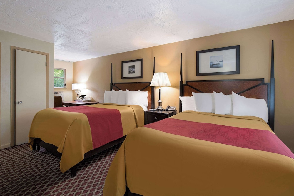Standard Room, 2 Double Beds, Non Smoking photo 1