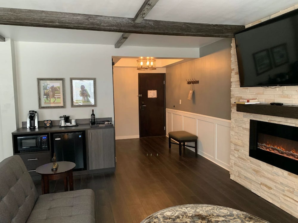 Elite Suite, Multiple Beds photo 3