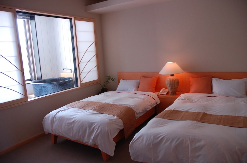 Twin Room, Non Smoking photo 3